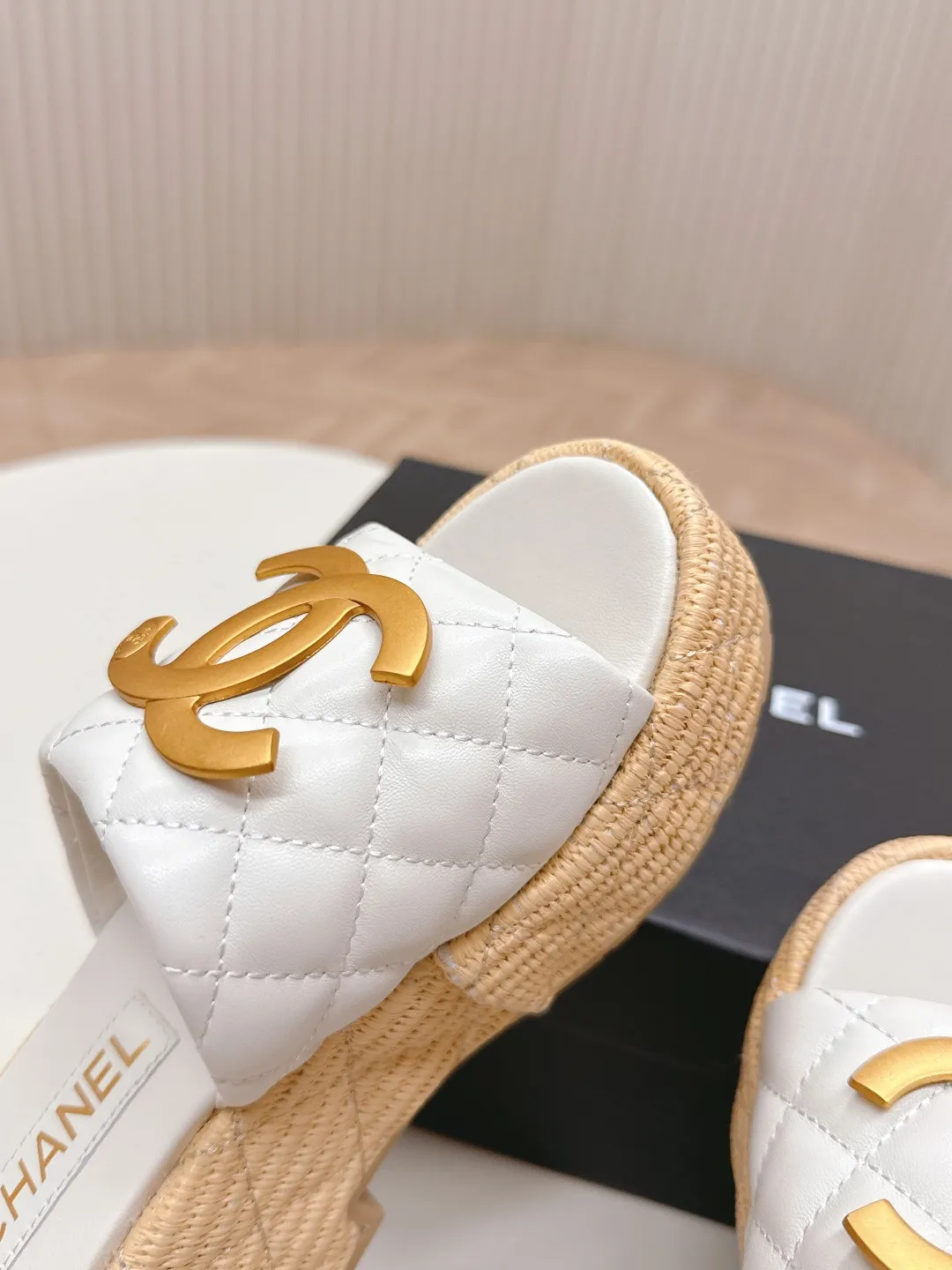 👟👟Ex-factory price 560👟👟 CHANEL Chanel 2025 new sandals and slippers series classic series every style is great rhombus platform sandals and slippers elegant and noble comfortable and versatile upper: sheepskin foot pad: sheepskin sole: rubber outsole size: 35-40